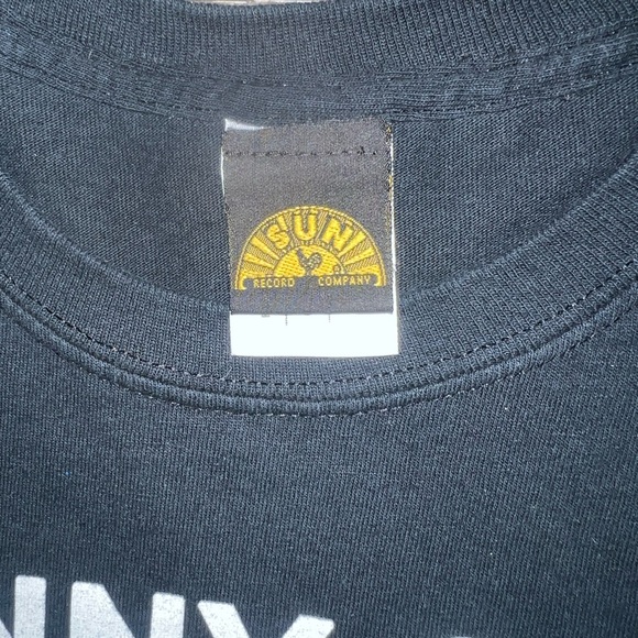 Johnny Cash Sun Records Men's Tee - Classic Black - Picture 2 of 2